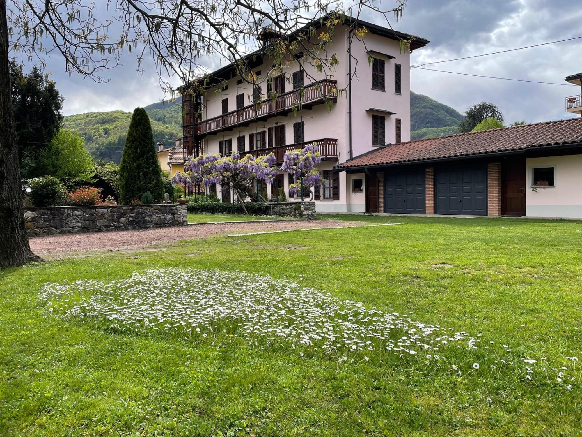 Dimora Fiorita Senior My Holiday Home Varallo Εξωτερικό φωτογραφία